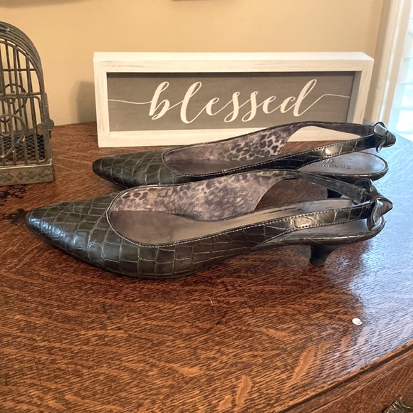 Anne Klein kitten heels